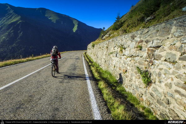Traseu cu bicicleta MTB XC Muntii Fagaras - TRANSFAGARASAN: Balea Lac - Vidraru - Curtea de Arges - KERUCOV .ro © 2007 - 2025 || #traseecubicicleta #mtb #ssp