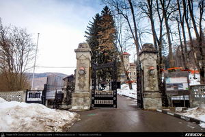 Trasee cu bicicleta MTB XC - Traseu MTB Muntii Bucegi: Busteni - Valea Cerbului - Valea Spumoasa - Poiana Tapului - Sinaia (Cascada Valea Spumoasa, Castelul Cantacuzino, Castelul Peles) de Andrei Vocurek