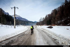 Trasee cu bicicleta MTB XC - Traseu MTB Muntii Bucegi: Busteni - Valea Cerbului - Valea Spumoasa - Poiana Tapului - Sinaia (Cascada Valea Spumoasa, Castelul Cantacuzino, Castelul Peles) de Andrei Vocurek