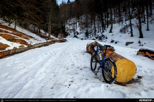 Trasee cu bicicleta MTB XC - Traseu MTB Muntii Bucegi: Busteni - Valea Cerbului - Valea Spumoasa - Poiana Tapului - Sinaia (Cascada Valea Spumoasa, Castelul Cantacuzino, Castelul Peles) de Andrei Vocurek