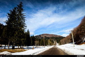 Trasee cu bicicleta MTB XC - Traseu MTB Muntii Bucegi: Busteni - Valea Cerbului - Valea Spumoasa - Poiana Tapului - Sinaia (Cascada Valea Spumoasa, Castelul Cantacuzino, Castelul Peles) de Andrei Vocurek