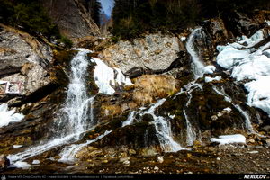 Trasee cu bicicleta MTB XC - Traseu MTB Muntii Bucegi: Busteni - Valea Cerbului - Valea Spumoasa - Poiana Tapului - Sinaia (Cascada Valea Spumoasa, Castelul Cantacuzino, Castelul Peles) de Andrei Vocurek