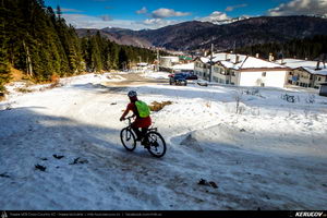 Trasee cu bicicleta MTB XC - Traseu MTB Muntii Bucegi: Busteni - Valea Cerbului - Valea Spumoasa - Poiana Tapului - Sinaia (Cascada Valea Spumoasa, Castelul Cantacuzino, Castelul Peles) de Andrei Vocurek