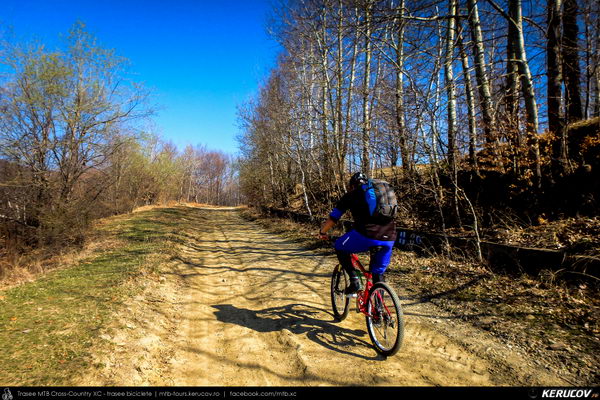 Traseu cu bicicleta MTB XC Maneciu-Ungureni - Valea Telejenelului - Chiciureni - Maneciu-Ungureni (Lacul Maneciu, Cascada Schinda) - KERUCOV .ro © 2007 - 2025 || #traseecubicicleta #mtb #ssp