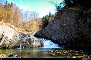 Trasee cu bicicleta MTB XC - Traseu MTB Maneciu-Ungureni - Valea Telejenelului - Chiciureni - Maneciu-Ungureni (Lacul Maneciu, Cascada Schinda) de Andrei Vocurek