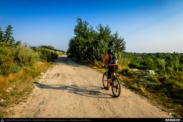 Traseu SSP Bucuresti - Jilava - 1 Decembrie - Adunatii-Copaceni - Bucuresti (popas pe malul Raului Arges) - KERUCOV .ro © 2007 - 2025 || #traseecubicicleta #mtb #ssp
