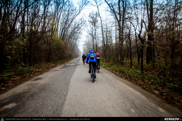 Traseu SSP Bucuresti - Chiajna - Sabareni - Ulmi - Stoenesti - Floresti - Bolintin-Vale - Gradinari - Darvari - Domnesti - Bucuresti - KERUCOV .ro © 2007 - 2025 || #traseecubicicleta #mtb #ssp