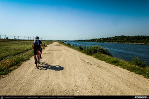 Trasee cu bicicleta MTB XC - Traseu MTB Medgidia - Poarta Alba - Murfatlar - Straja - Baraganu - Lanurile - Ciocarlia - Valea Dacilor - Medgidia (Canalul Dunare - Marea Neagra - Monumentul Tineretului de la Straja) de Andrei Vocurek