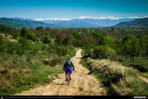 Trasee cu bicicleta MTB XC - Traseu MTB Pitesti - Argeselu - Jupanesti - Retevoiesti - Domnesti - Corbi - Jgheaburi - Pitesti (Biserica de lemn din Jupanesti, Manastirea Corbii de Piatra, Cula Druganescu, Vila Micescu) de Andrei Vocurek