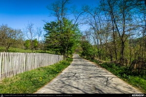 Trasee cu bicicleta MTB XC - Traseu MTB Pitesti - Argeselu - Jupanesti - Retevoiesti - Domnesti - Corbi - Jgheaburi - Pitesti (Biserica de lemn din Jupanesti, Manastirea Corbii de Piatra, Cula Druganescu, Vila Micescu) de Andrei Vocurek