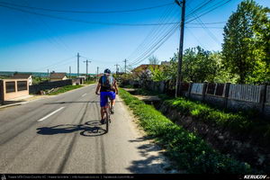 Trasee cu bicicleta MTB XC - Traseu MTB Pitesti - Argeselu - Jupanesti - Retevoiesti - Domnesti - Corbi - Jgheaburi - Pitesti (Biserica de lemn din Jupanesti, Manastirea Corbii de Piatra, Cula Druganescu, Vila Micescu) de Andrei Vocurek
