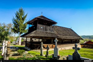 Trasee cu bicicleta MTB XC - Traseu MTB Pitesti - Argeselu - Jupanesti - Retevoiesti - Domnesti - Corbi - Jgheaburi - Pitesti (Biserica de lemn din Jupanesti, Manastirea Corbii de Piatra, Cula Druganescu, Vila Micescu) de Andrei Vocurek