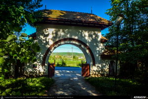 Trasee cu bicicleta MTB XC - Traseu MTB Pitesti - Argeselu - Jupanesti - Retevoiesti - Domnesti - Corbi - Jgheaburi - Pitesti (Biserica de lemn din Jupanesti, Manastirea Corbii de Piatra, Cula Druganescu, Vila Micescu) de Andrei Vocurek