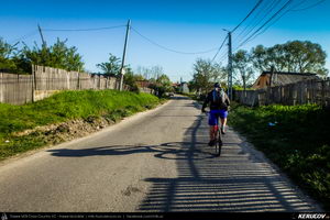 Trasee cu bicicleta MTB XC - Traseu MTB Pitesti - Argeselu - Jupanesti - Retevoiesti - Domnesti - Corbi - Jgheaburi - Pitesti (Biserica de lemn din Jupanesti, Manastirea Corbii de Piatra, Cula Druganescu, Vila Micescu) de Andrei Vocurek