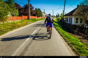 Trasee cu bicicleta MTB XC - Traseu MTB Pitesti - Argeselu - Jupanesti - Retevoiesti - Domnesti - Corbi - Jgheaburi - Pitesti (Biserica de lemn din Jupanesti, Manastirea Corbii de Piatra, Cula Druganescu, Vila Micescu) de Andrei Vocurek