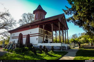 Trasee cu bicicleta MTB XC - Traseu MTB Pitesti - Argeselu - Jupanesti - Retevoiesti - Domnesti - Corbi - Jgheaburi - Pitesti (Biserica de lemn din Jupanesti, Manastirea Corbii de Piatra, Cula Druganescu, Vila Micescu) de Andrei Vocurek