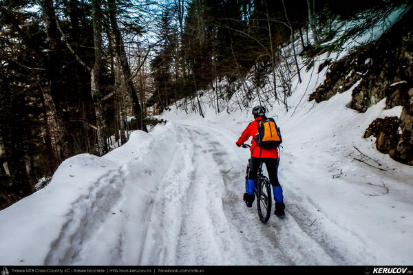 Traseu cu bicicleta MTB XC Muntii Bucegi: Sinaia - Cota 1400 - Sinaia (Schitul Sfanta Ana, Castelul Peles) - KERUCOV .ro © 2007 - 2025 || #traseecubicicleta #mtb #ssp