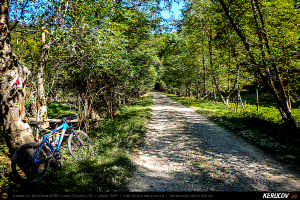 Trasee cu bicicleta MTB XC - Traseu MTB Muntii Siriu: Nehoiasu - Lunca Jaristei - Lacul Vulturilor - Nehoiu - Valea Lupului - Patarlagele - Gura Bascei de Andrei Vocurek