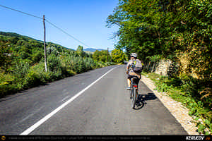 Trasee cu bicicleta MTB XC - Traseu MTB Poienile - Gura Bascei - Calvini - Slobozia - Corbu - Lera - Chiojdu - Basca Chiojdului: Casa cu Blazoane din Chiojdu si Cascada La Sipot de Andrei Vocurek
