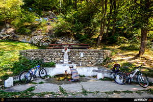 Trasee cu bicicleta MTB XC - Traseu MTB Poienile - Gura Bascei - Calvini - Slobozia - Corbu - Lera - Chiojdu - Basca Chiojdului: Casa cu Blazoane din Chiojdu si Cascada La Sipot de Andrei Vocurek