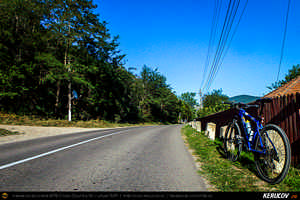 Trasee cu bicicleta MTB XC - Traseu MTB Poienile - Gura Bascei - Calvini - Slobozia - Corbu - Lera - Chiojdu - Basca Chiojdului: Casa cu Blazoane din Chiojdu si Cascada La Sipot de Andrei Vocurek