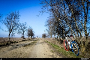 Trasee cu bicicleta MTB XC - Traseu SSP Bucuresti - Valea Dragului - Hotarele - Mironesti - Gradistea - Adunatii-Copaceni - Bucuresti (Schitul Mironesti si Conacul Radu Serban) de Andrei Vocurek