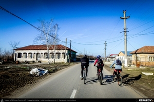 Trasee cu bicicleta MTB XC - Traseu SSP Bucuresti - Valea Dragului - Hotarele - Mironesti - Gradistea - Adunatii-Copaceni - Bucuresti (Schitul Mironesti si Conacul Radu Serban) de Andrei Vocurek