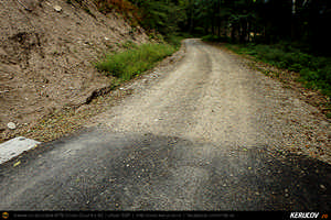 Trasee cu bicicleta MTB XC - Traseu MTB Poienile - Patarlagele - Colti - Ulmet - Bozioru - Muscelu-Caramanesti - Valea Sibiciului - Poienile: Babele de la Ulmet / trovanti de Andrei Vocurek