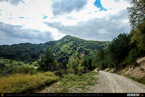 Trasee cu bicicleta MTB XC - Traseu MTB Poienile - Patarlagele - Colti - Ulmet - Bozioru - Muscelu-Caramanesti - Valea Sibiciului - Poienile: Babele de la Ulmet / trovanti de Andrei Vocurek