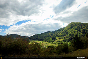 Trasee cu bicicleta MTB XC - Traseu MTB Poienile - Patarlagele - Colti - Ulmet - Bozioru - Muscelu-Caramanesti - Valea Sibiciului - Poienile: Babele de la Ulmet / trovanti de Andrei Vocurek